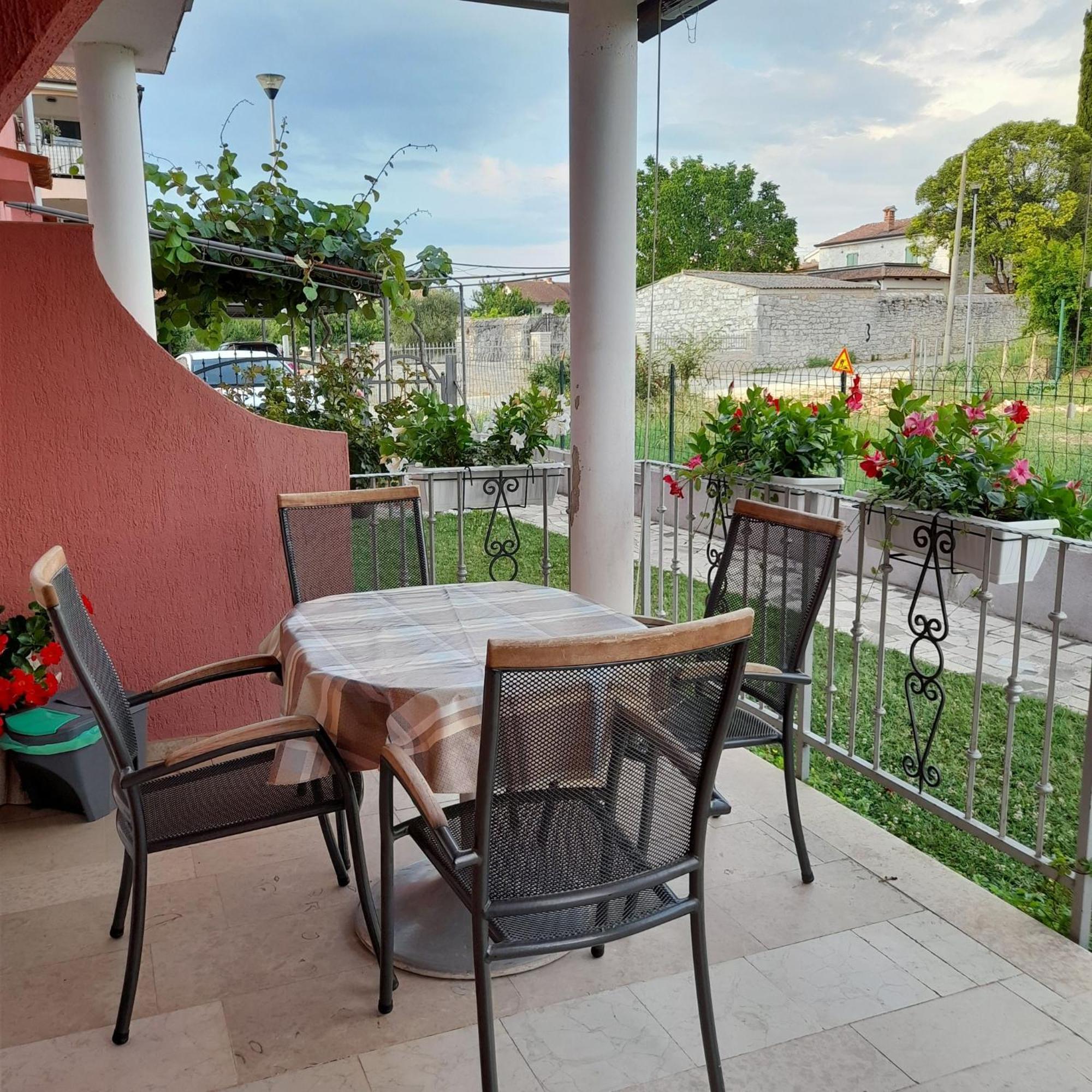 Apartments Dragica Poreč Exteriör bild